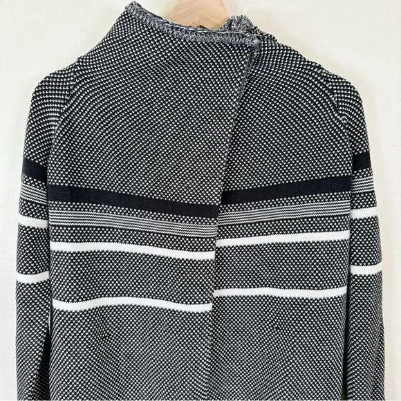 Ivivva Girls Size Feeling Toasty Cardigan Black Grey Stripe Wrap - Picture 5 of 16